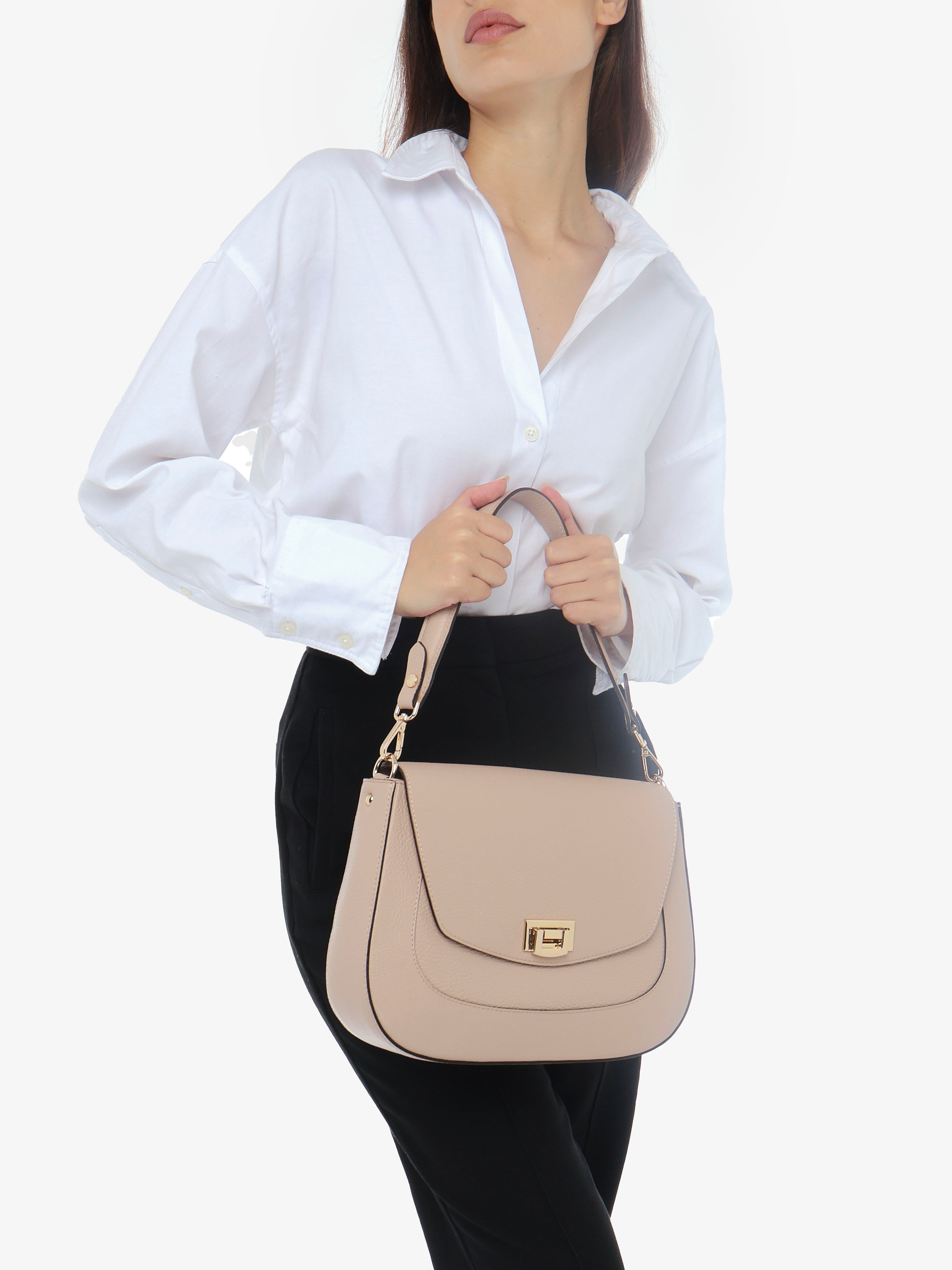 Clara "Large" - Gianni Notaro