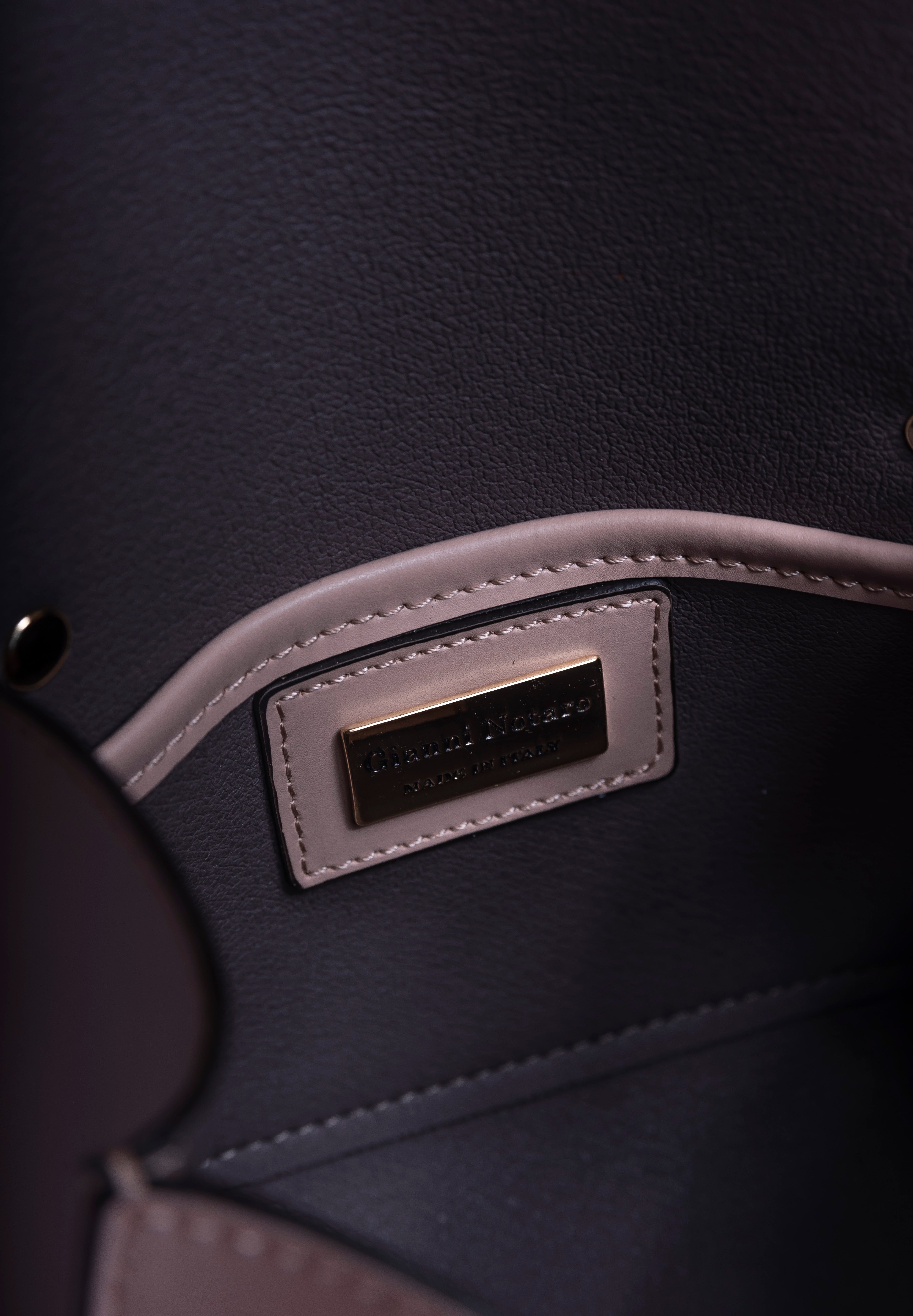 Kylie - Gianni Notaro