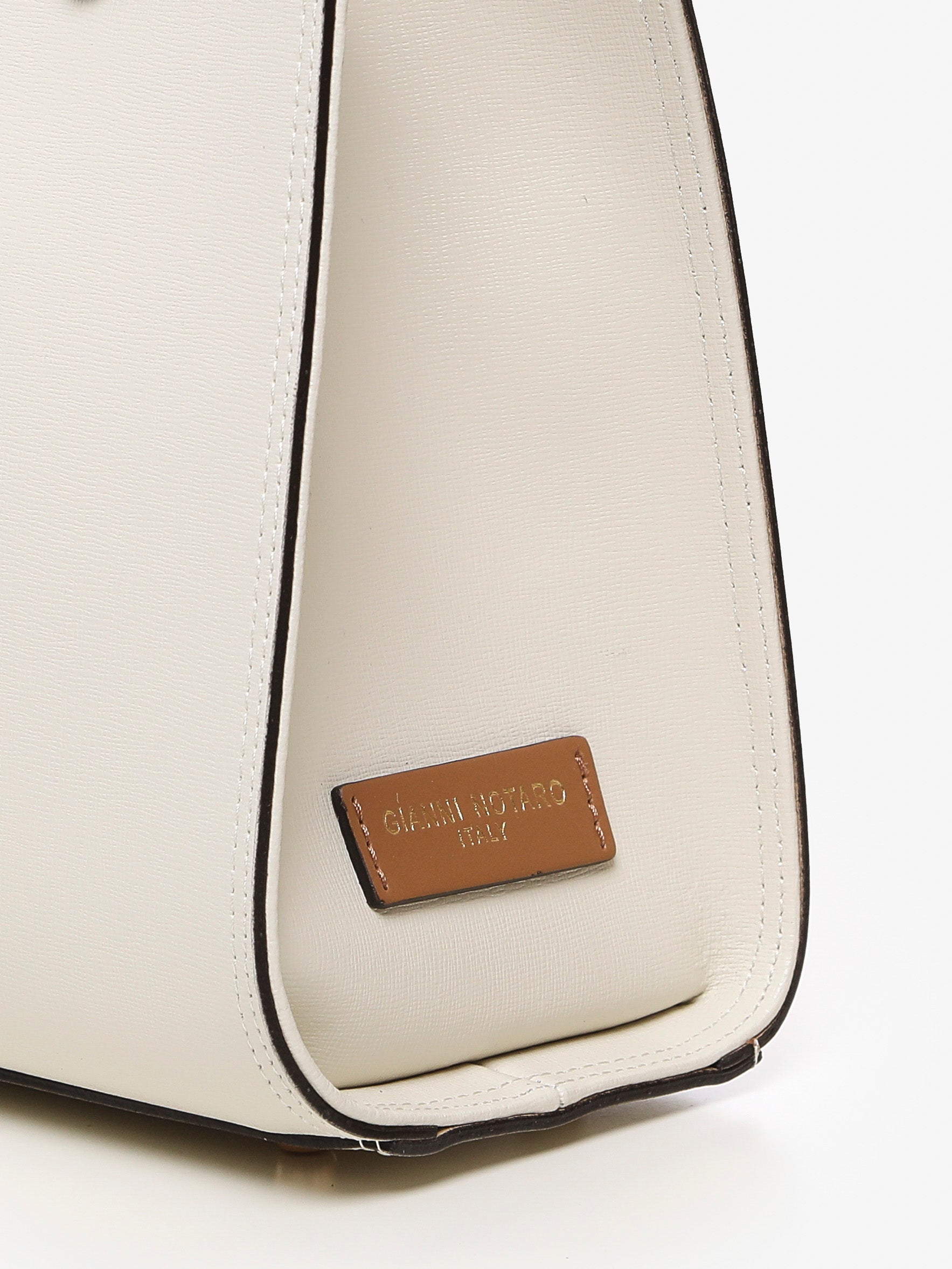 Vittoria" New" - Gianni Notaro