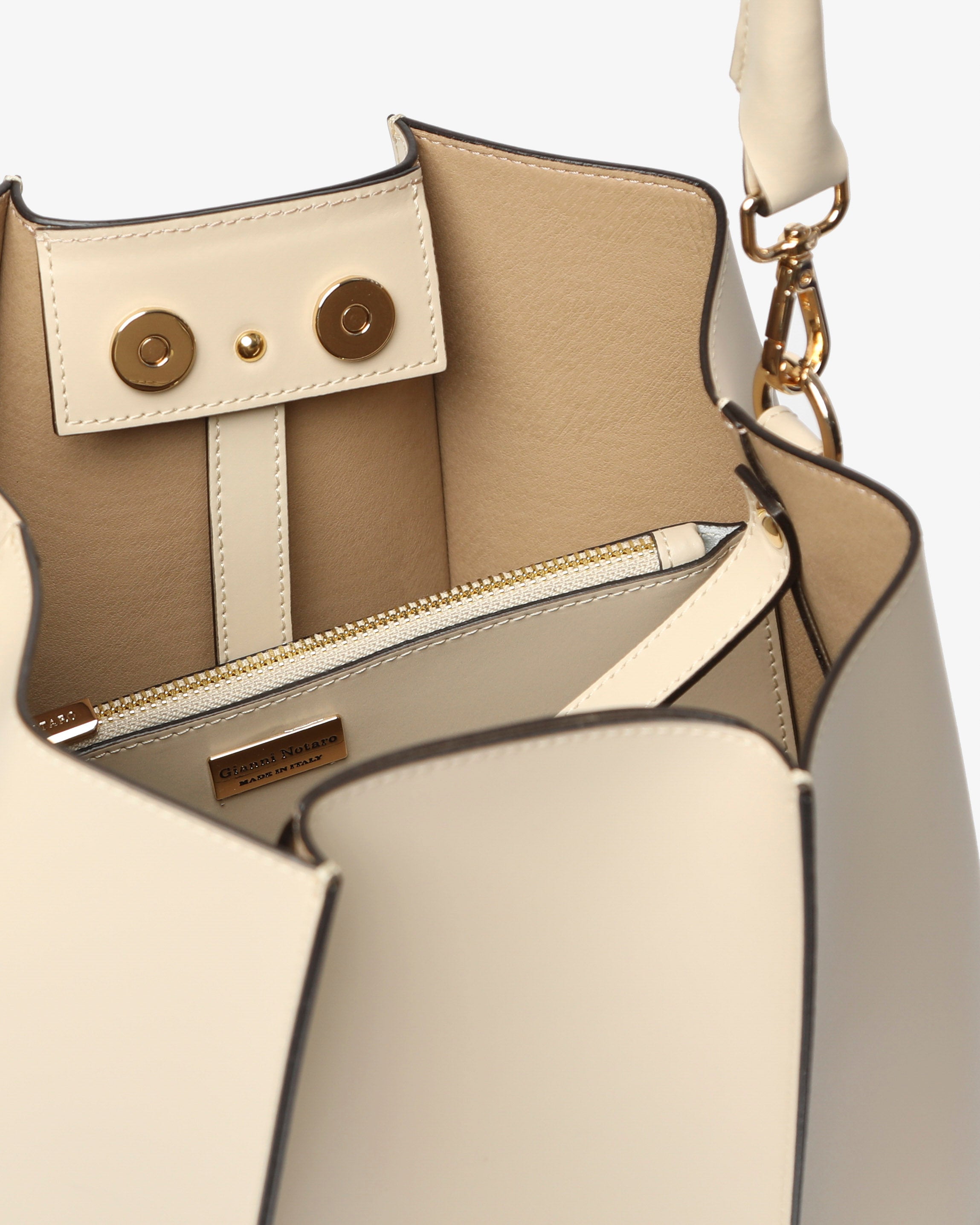 Stefania "Doppio Manico" - Gianni Notaro