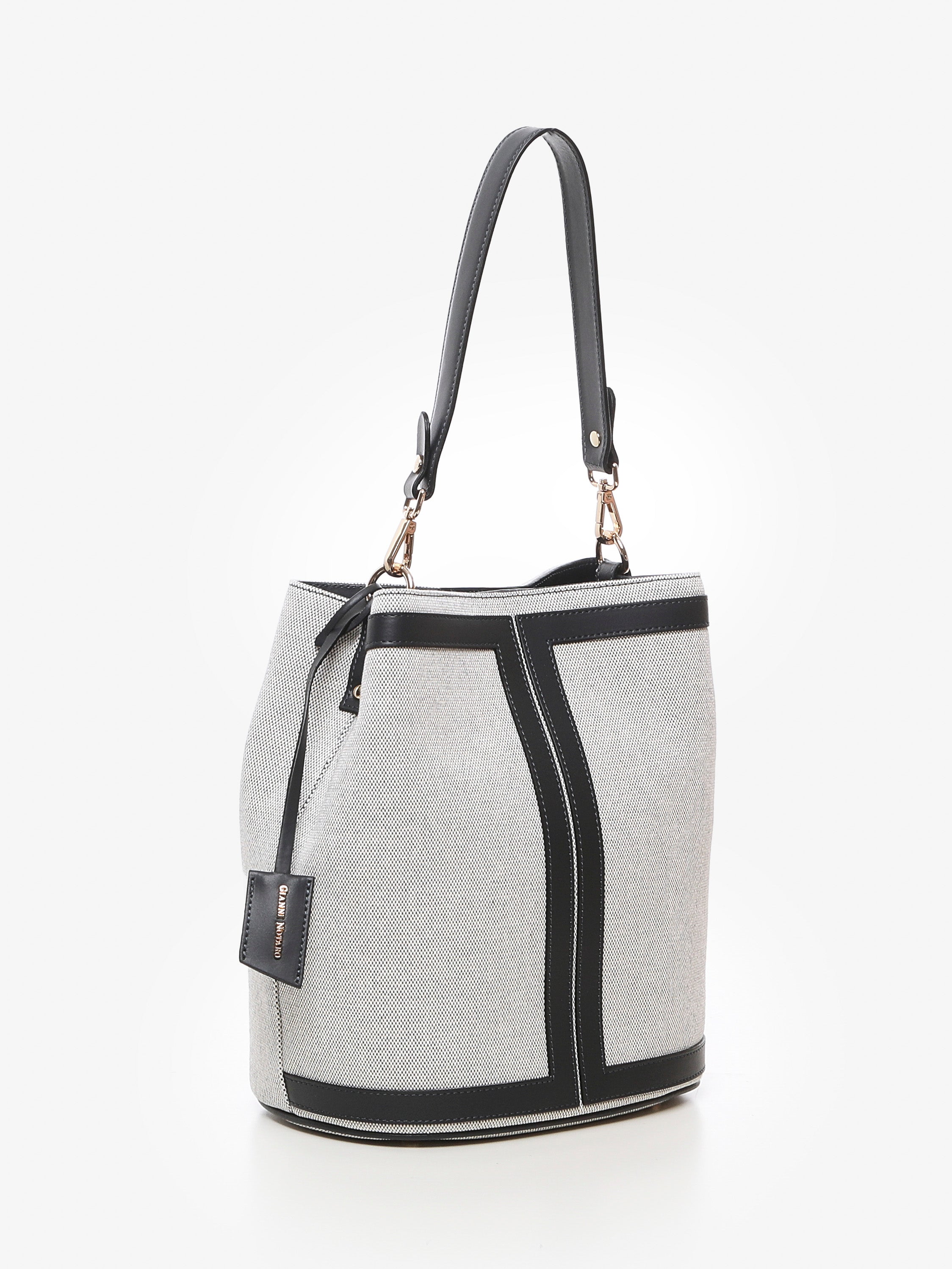 Camilla "Canvas" - Gianni Notaro