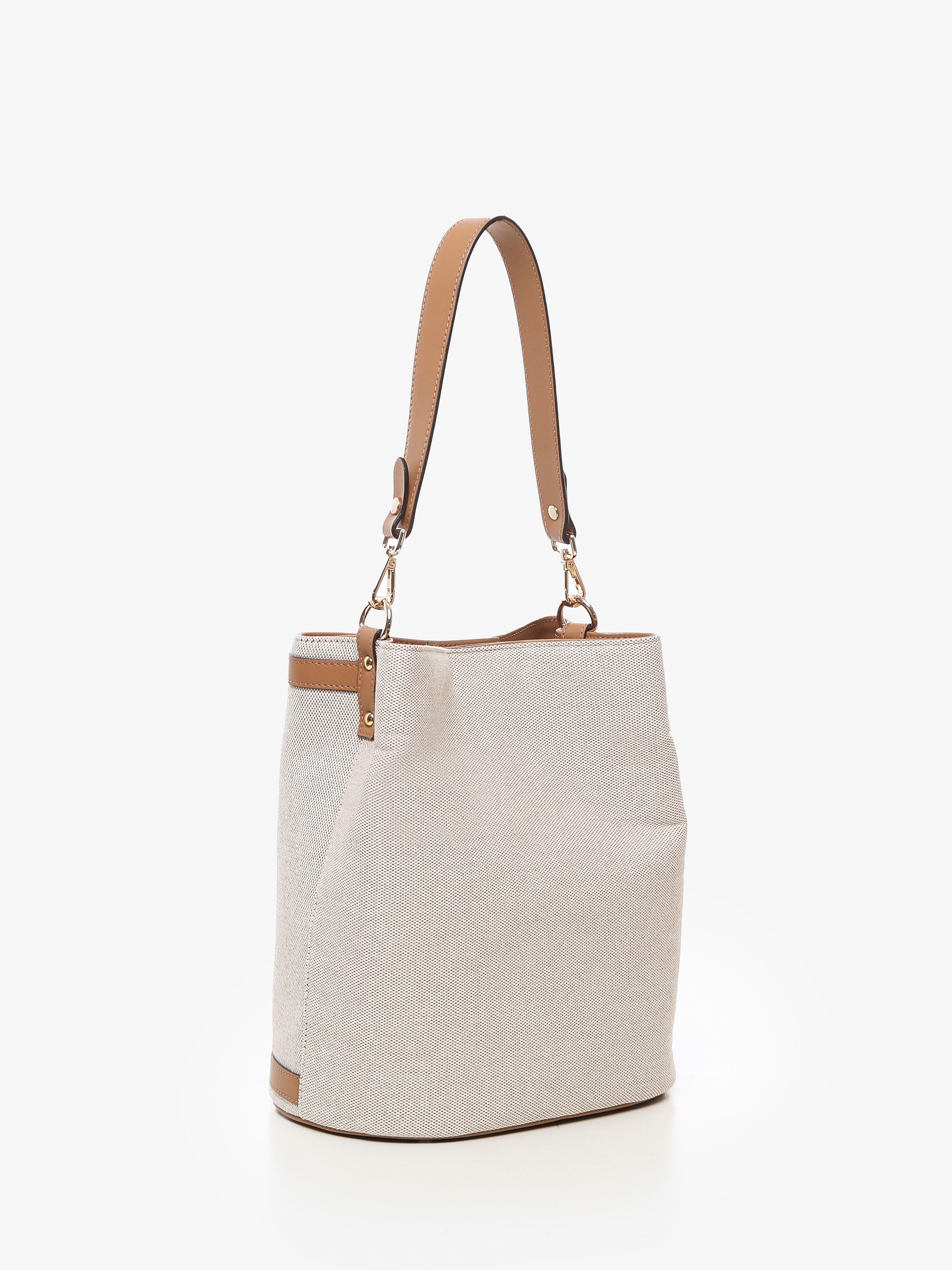 Camilla "Canvas" - Gianni Notaro