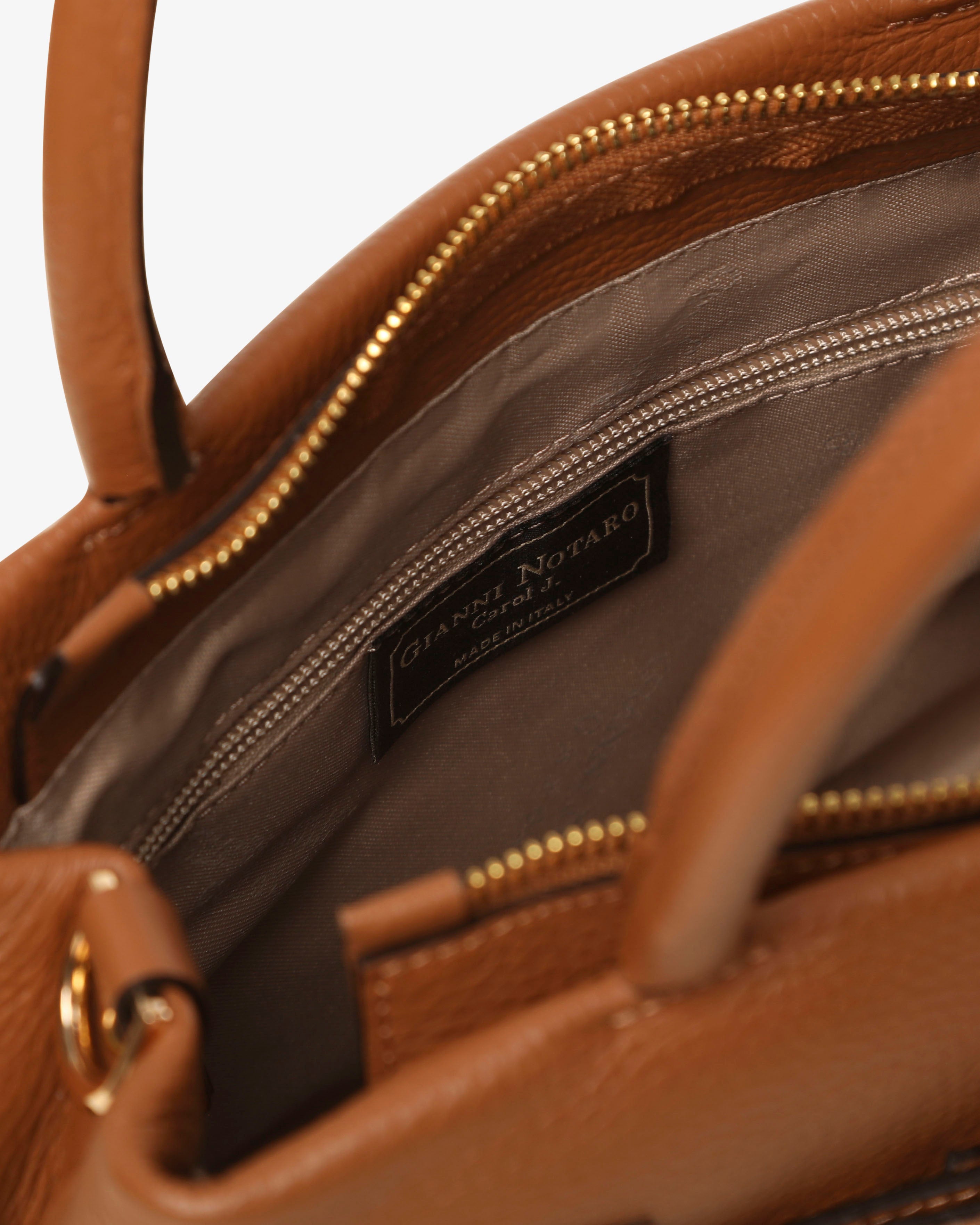 Charlotte "Mini" - Gianni Notaro