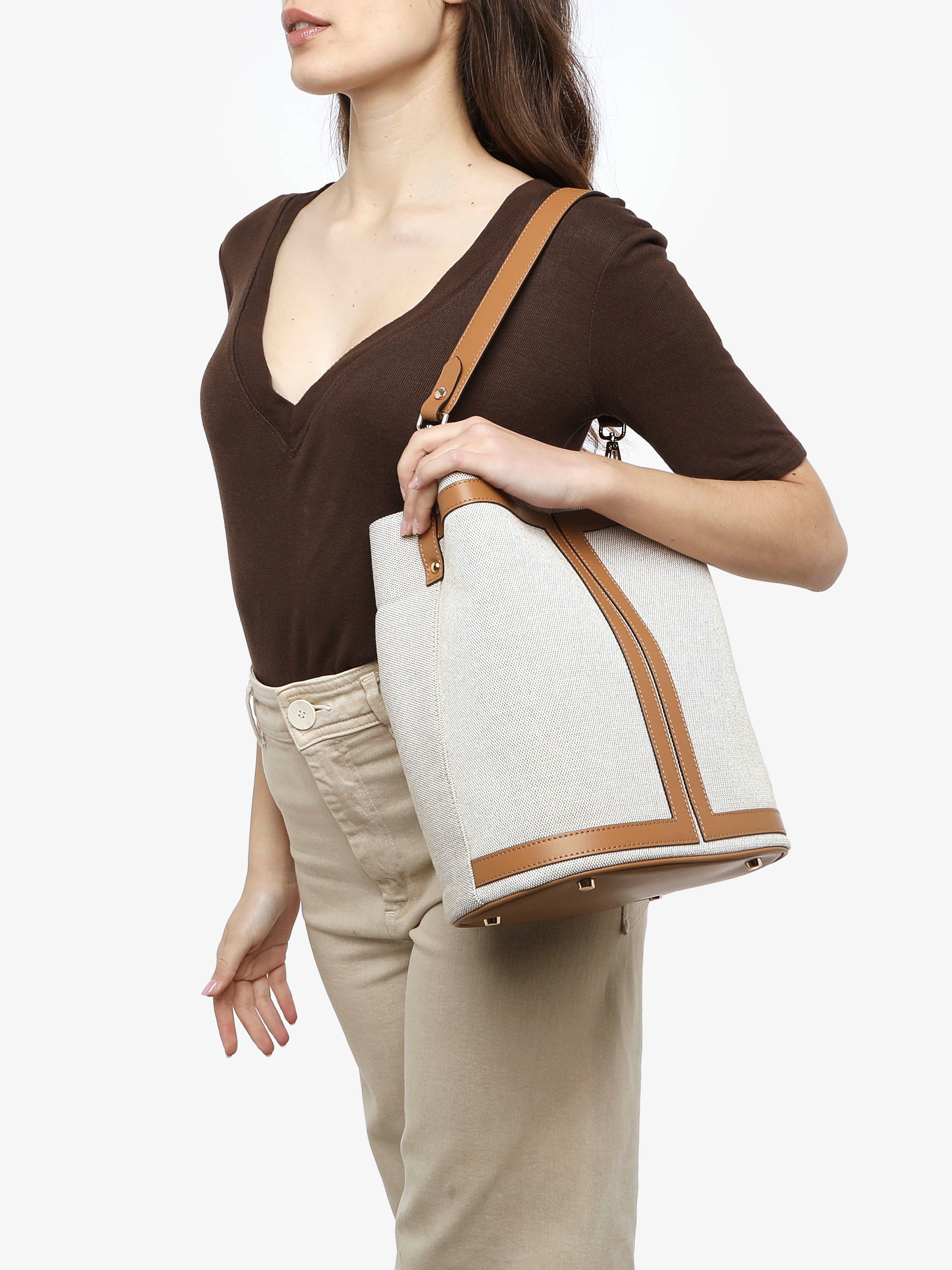 Camilla "Canvas" - Gianni Notaro