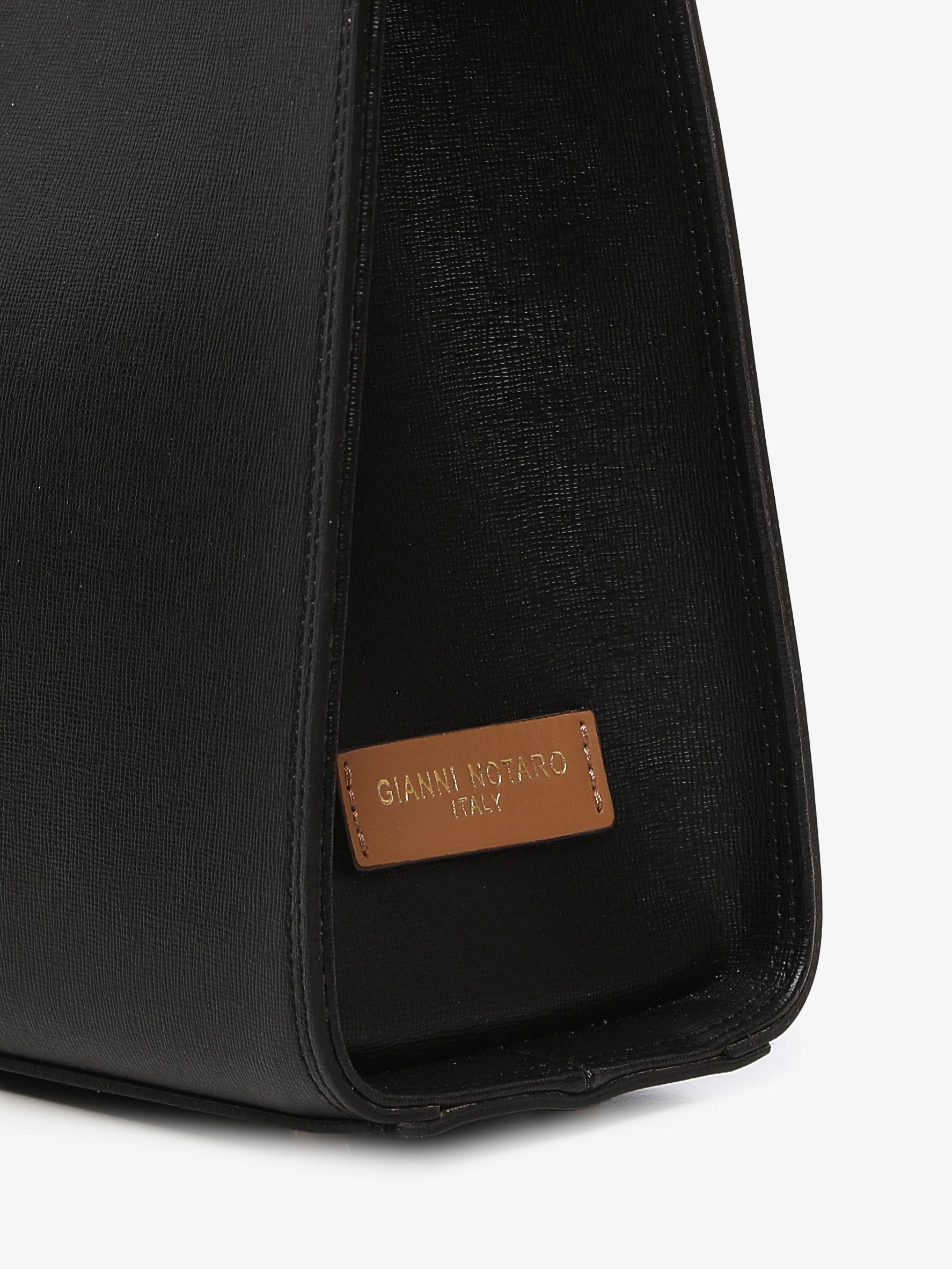 Vittoria" New" - Gianni Notaro