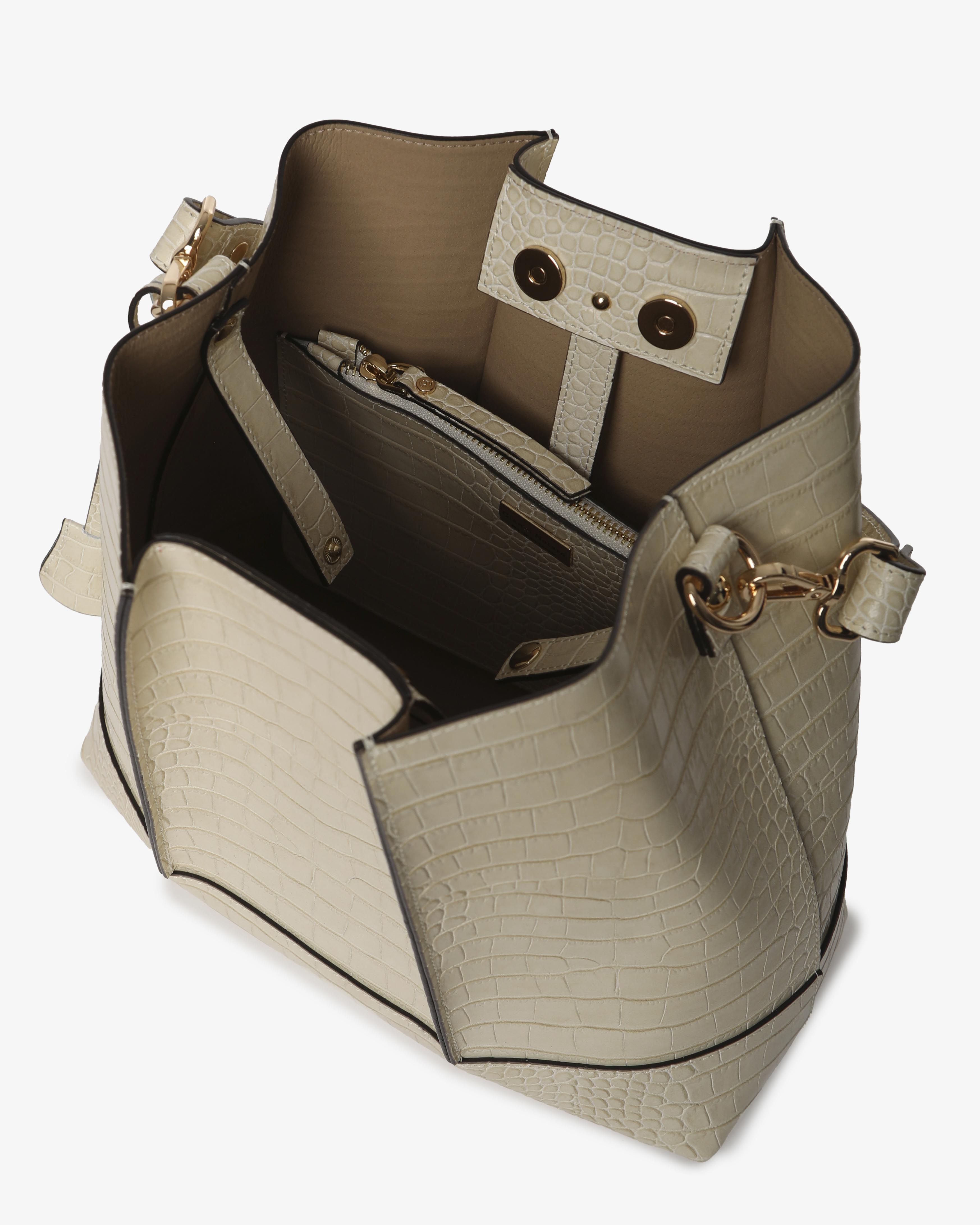 Amelie "Large" Cocco - Gianni Notaro